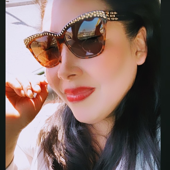 Meet your Posher, Cheli - Picture 4 of 4